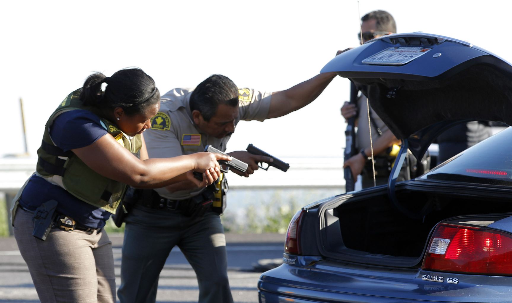 lapd female officer shot